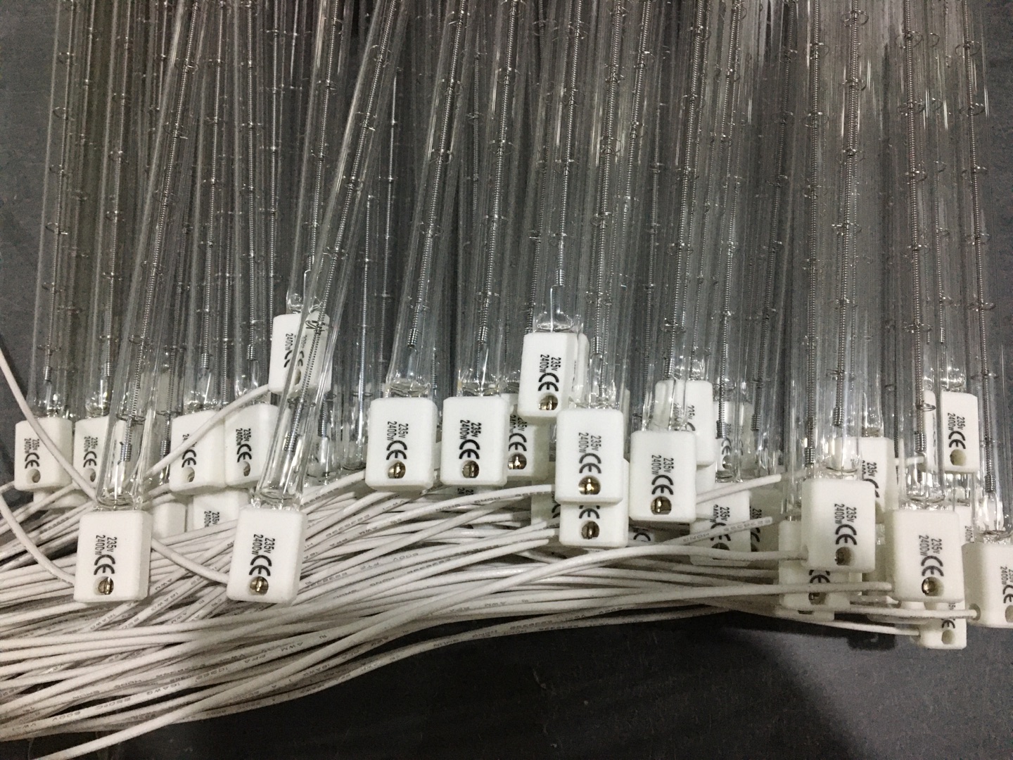 Halogen quartz heater