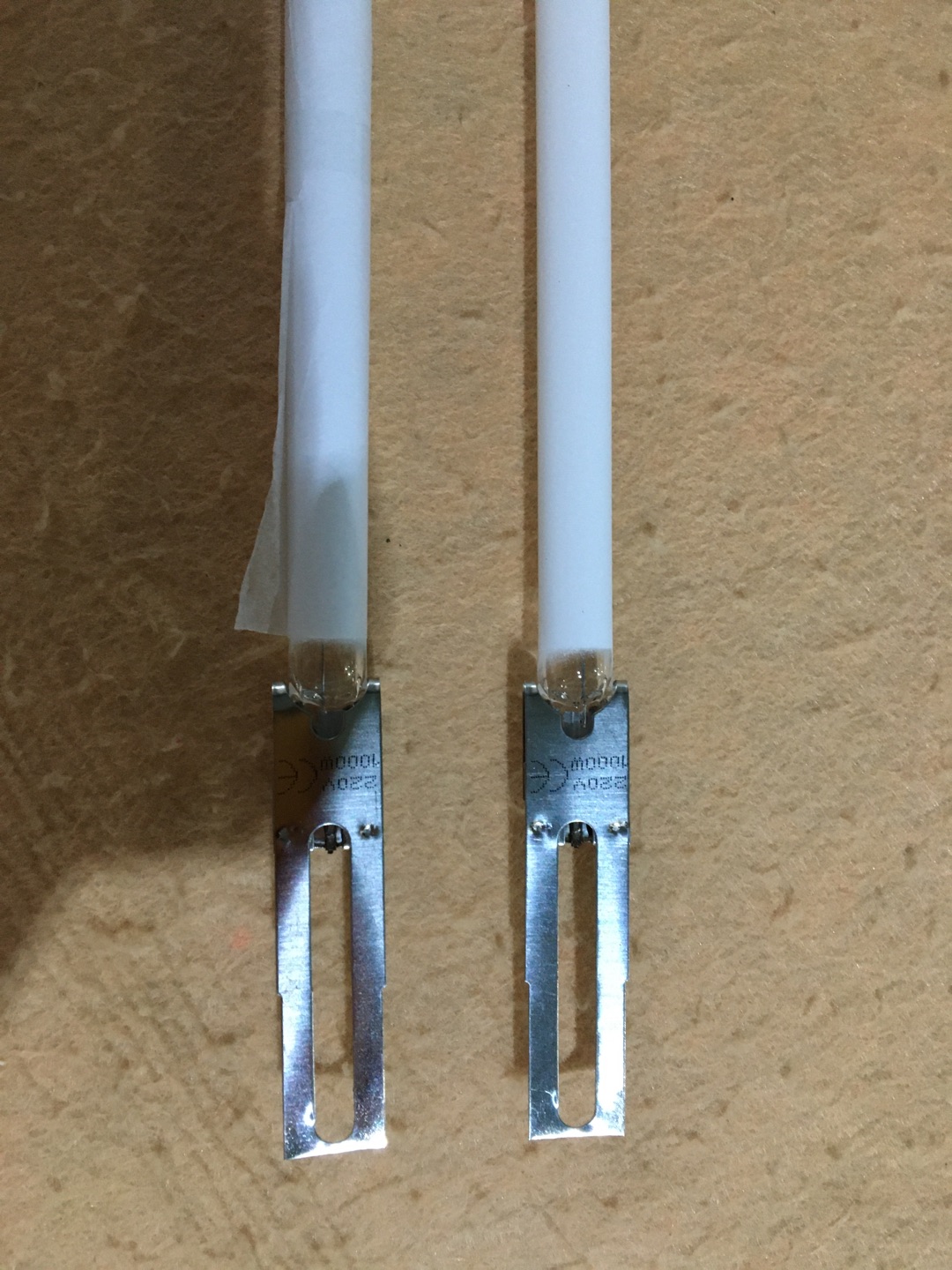 Circular halogen heater lamp